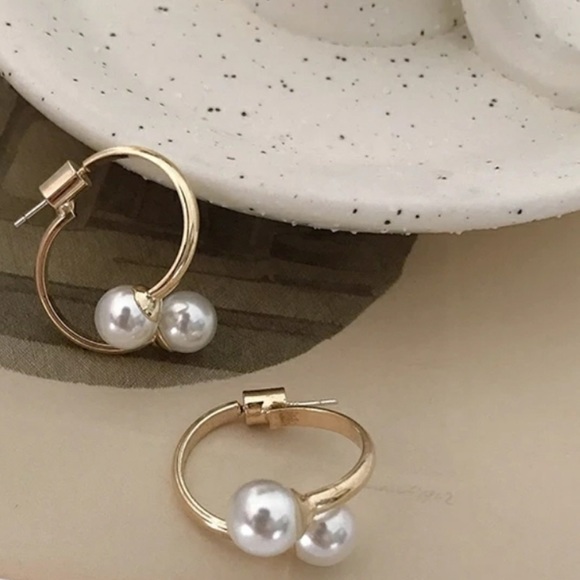 Cbelleschic Boutique Jewelry - NEW Double Sided Faux Pearl & Gold Hoop Earrings